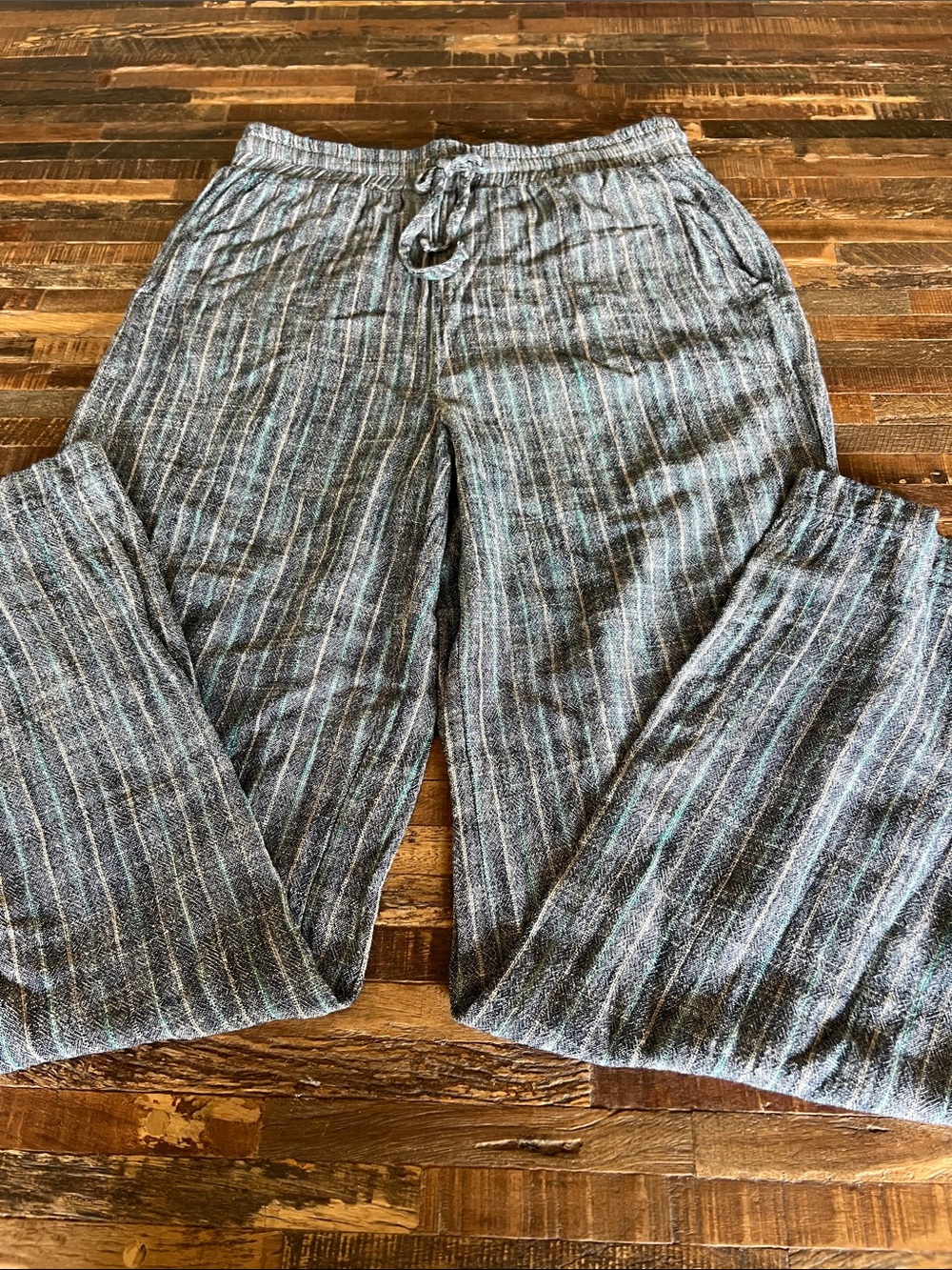 Splendid Gray Striped Drawstring Joggers